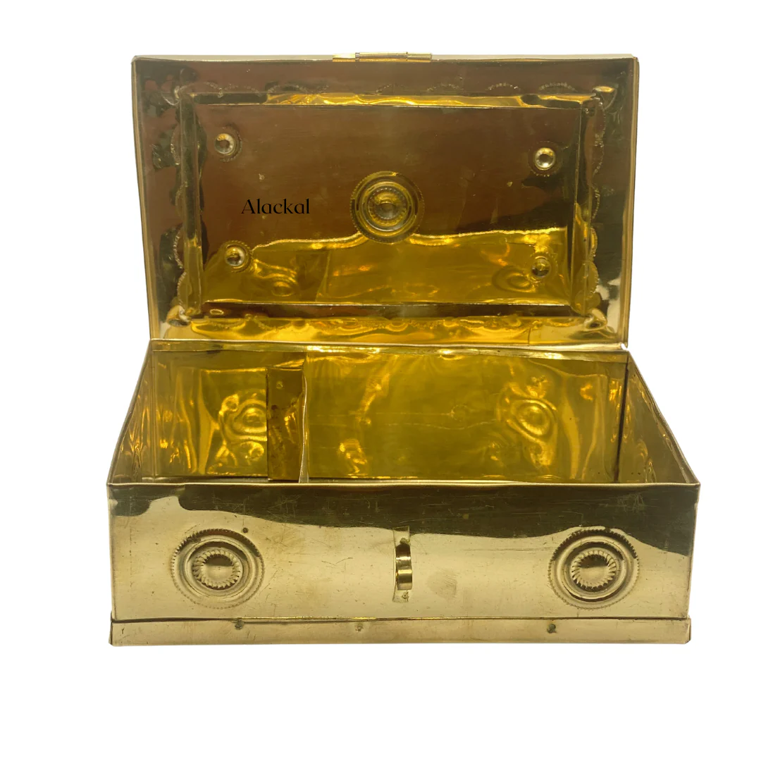 BRASS BETEL BOX | MURUKKAN PETTI | CHELLAPETTI - Image 4