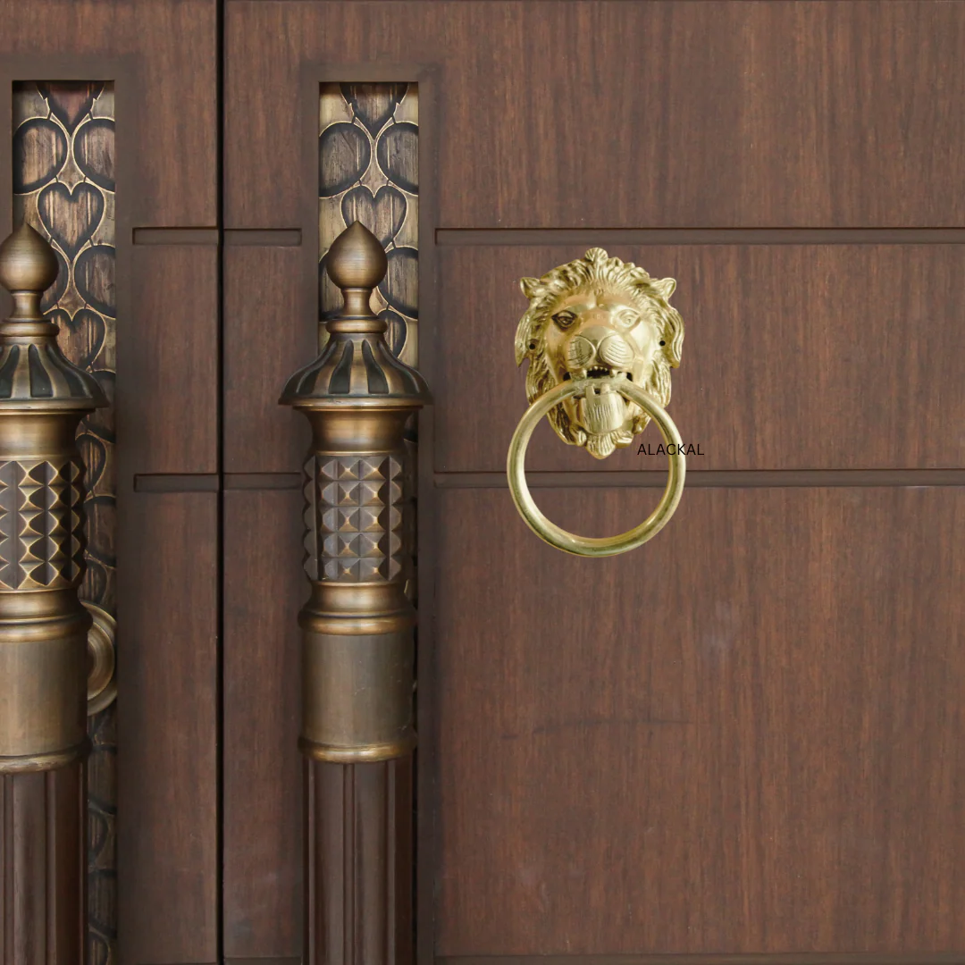 BRASS LION HEADED DOOR KNOCKER WITH SCREWS - Image 7