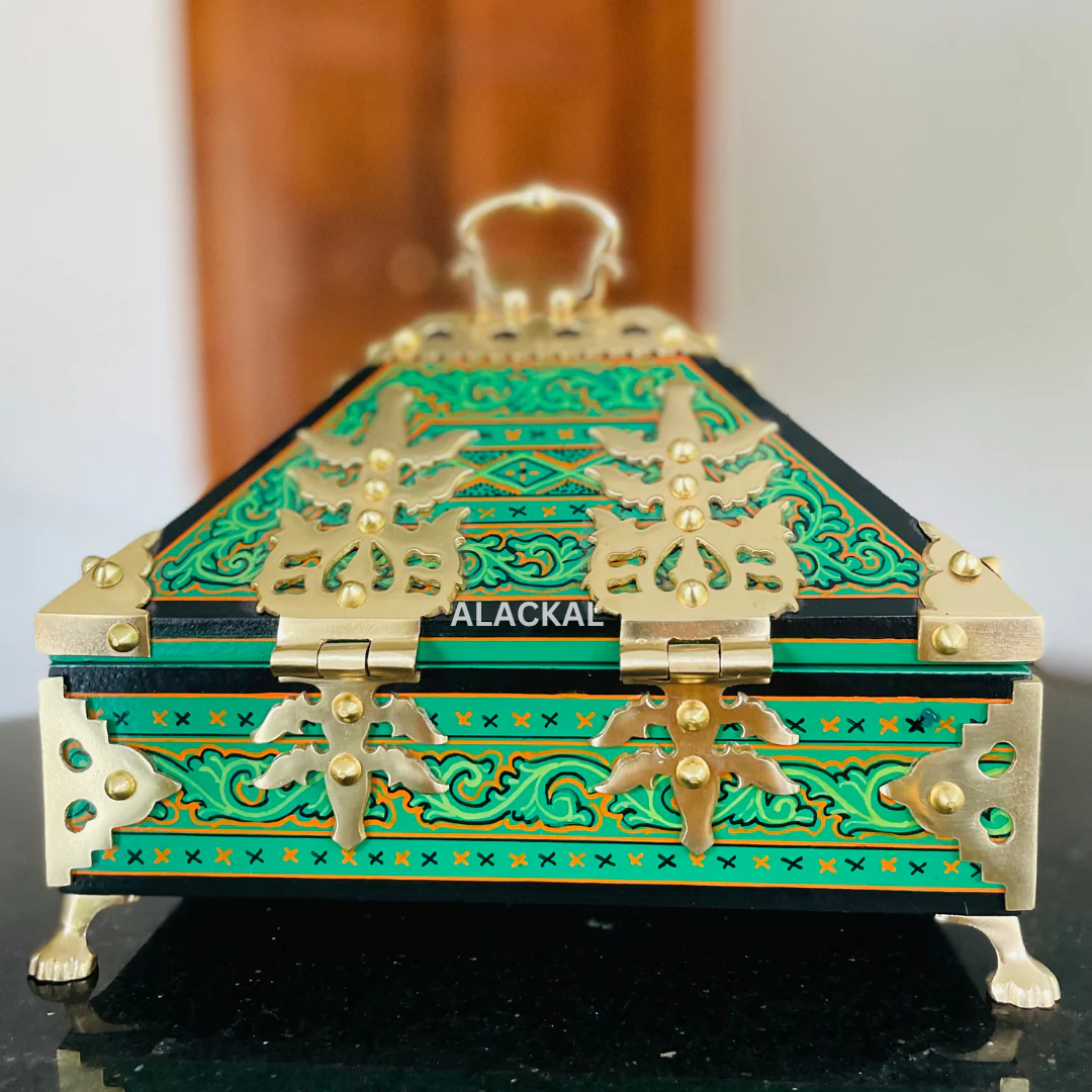 TRADITIONAL HANDCRAFTED WOODEN GREEN NETTURPETTI ( AMADAPETTI, ABHARANAPETTI, JEWEL BOX ) WITH TWO KEYS - Image 3